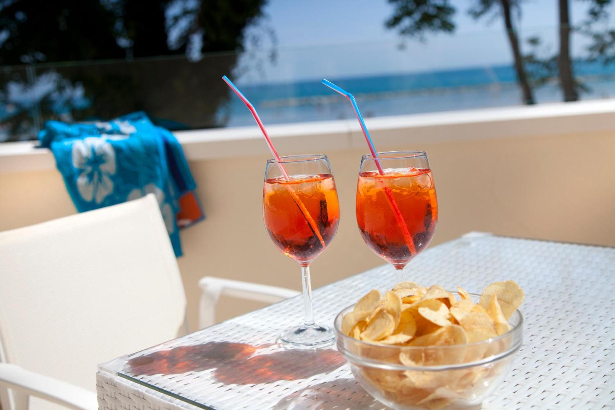Marina Beach Suite Hotel Rimini Eksteriør billede