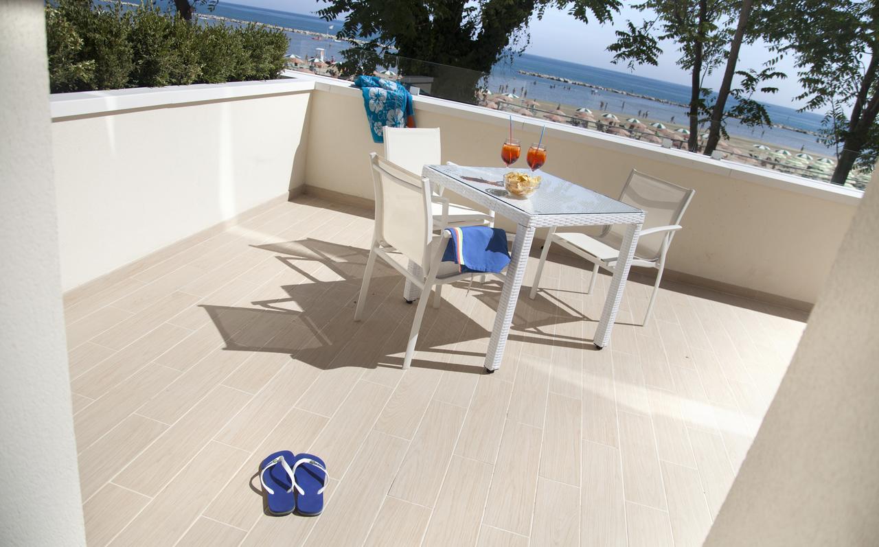 Marina Beach Suite Hotel Rimini Eksteriør billede
