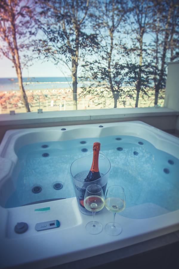 Marina Beach Suite Hotel Rimini Eksteriør billede
