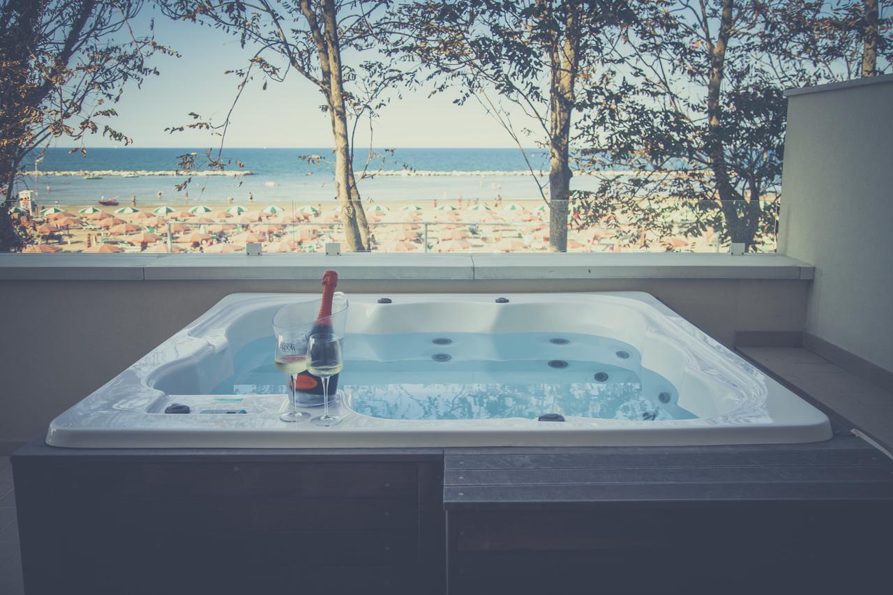 Marina Beach Suite Hotel Rimini Eksteriør billede